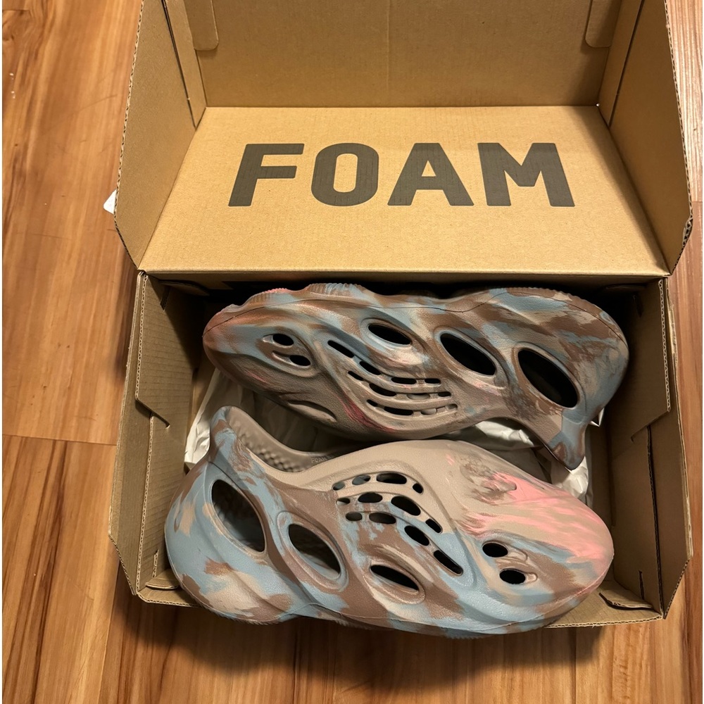 Yeezy foam Runners